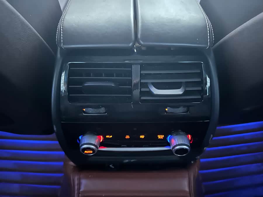 BMW 5 Series 2018, фото 29