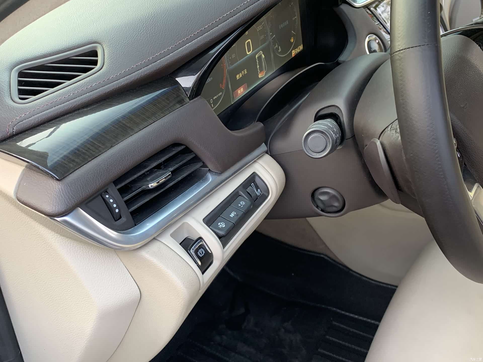 Cadillac XTS, 2015 12