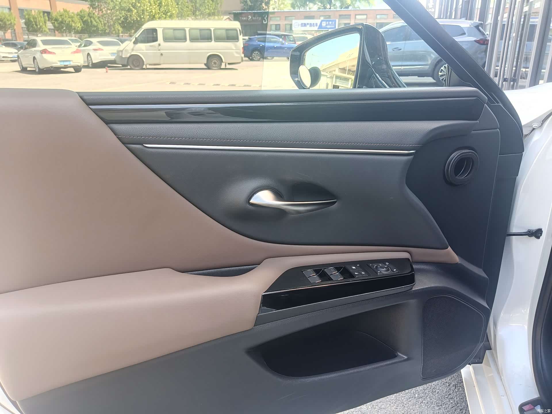 Lexus ES, 2022 15
