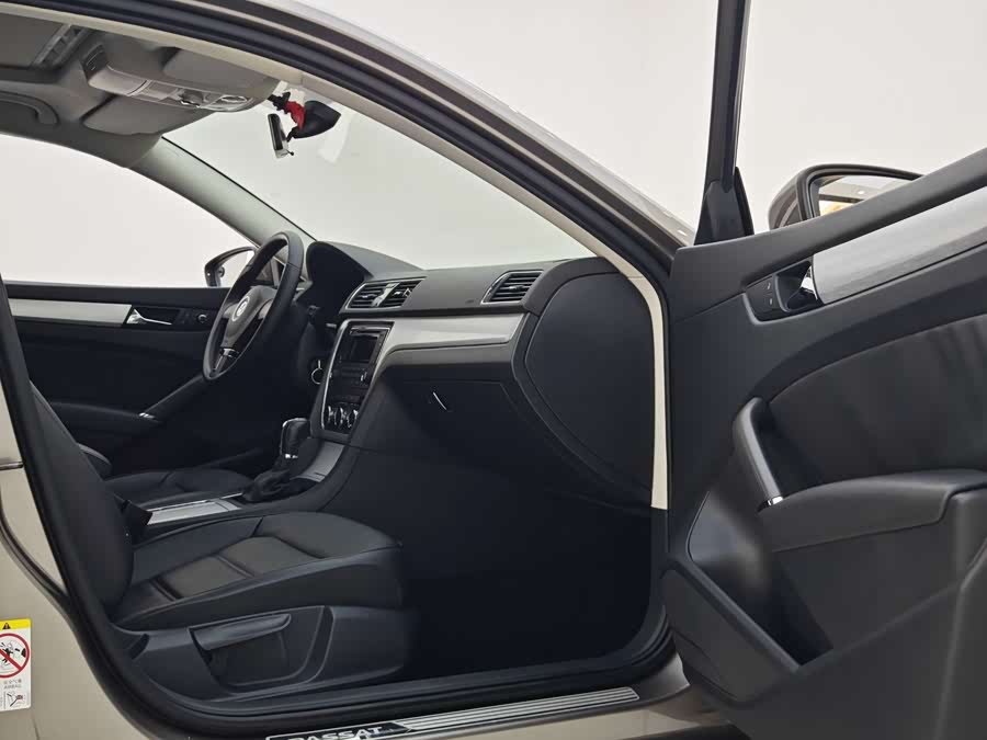 Volkswagen Passat 2014, фото 27