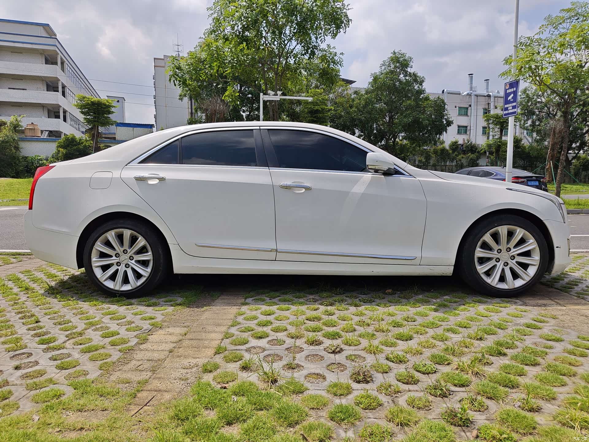 Cadillac ATS-L, 2016 4