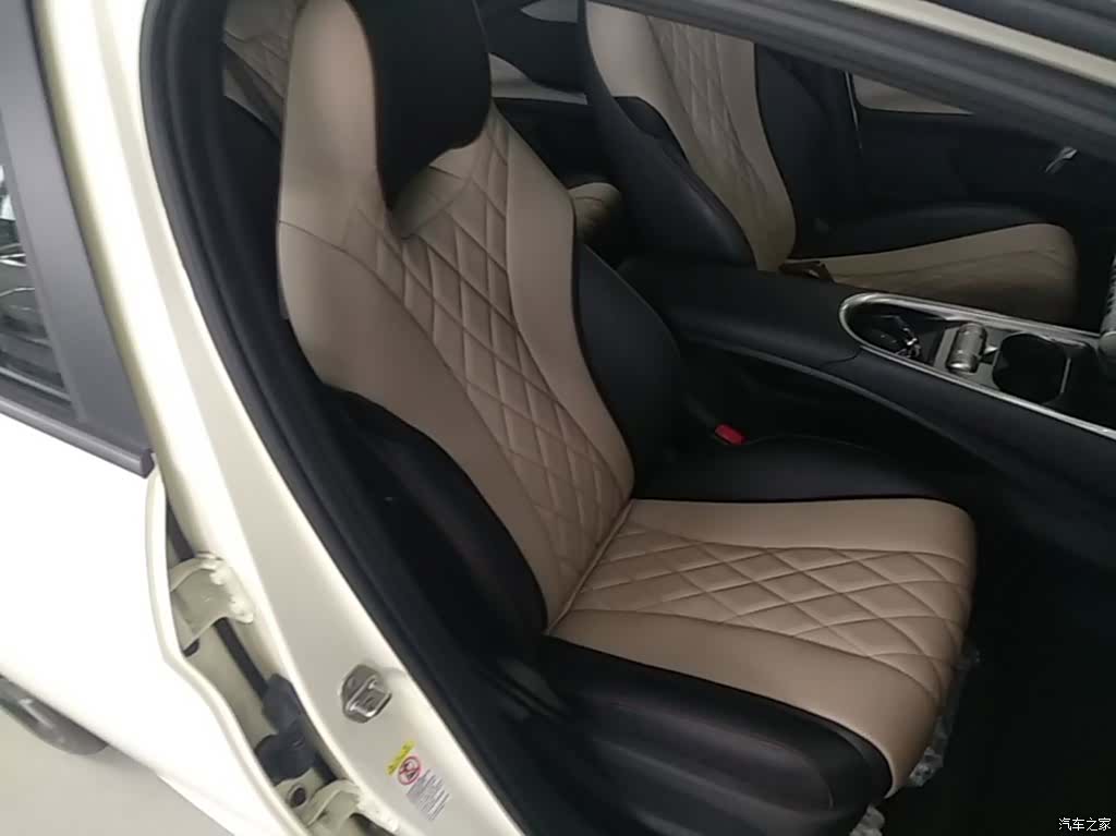 BYD Dolphin, 2022 25