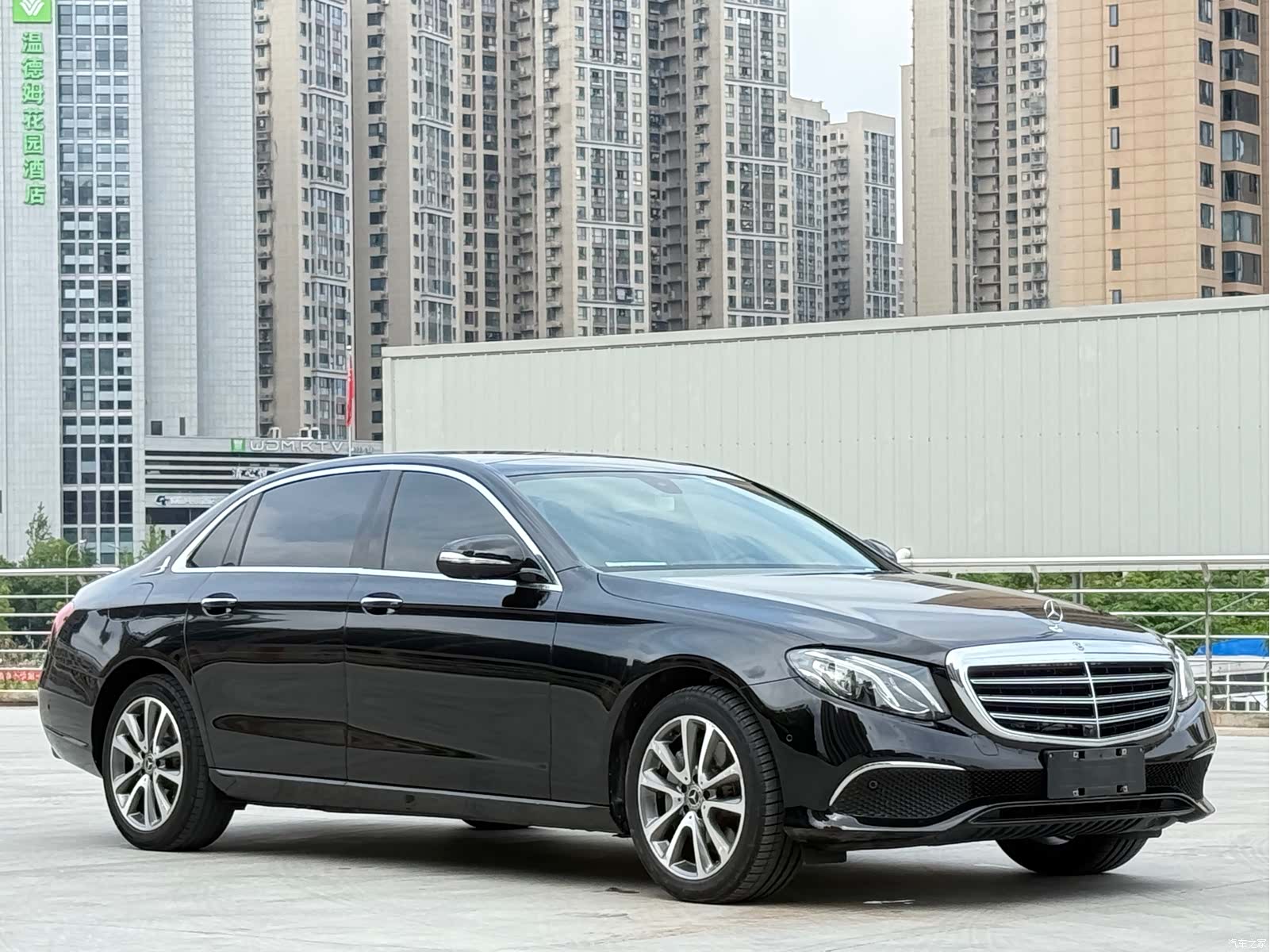 Mercedes-Benz E-Class, 2019 3