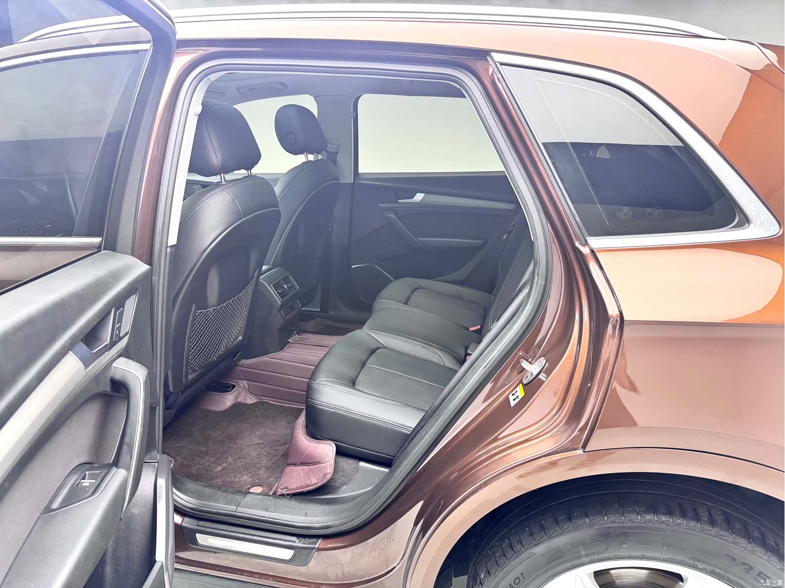 Audi Q5L, 2019 11