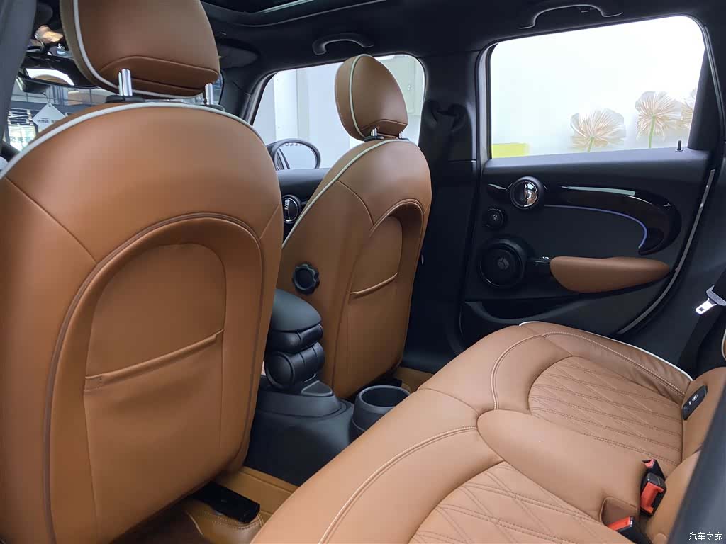 Mini Cooper, 2023 8