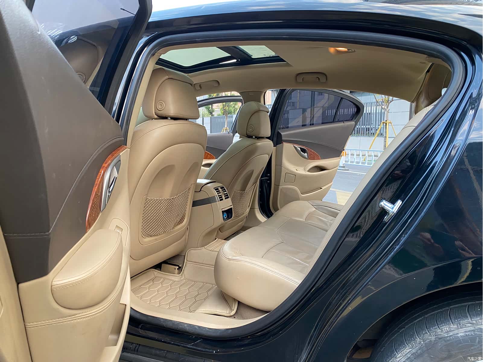 Buick LaCrosse, 2011 11