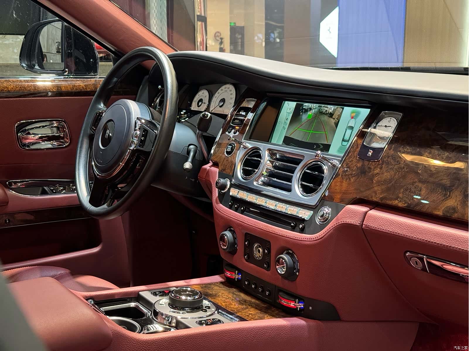 Rolls-Royce Ghost, 2015 27
