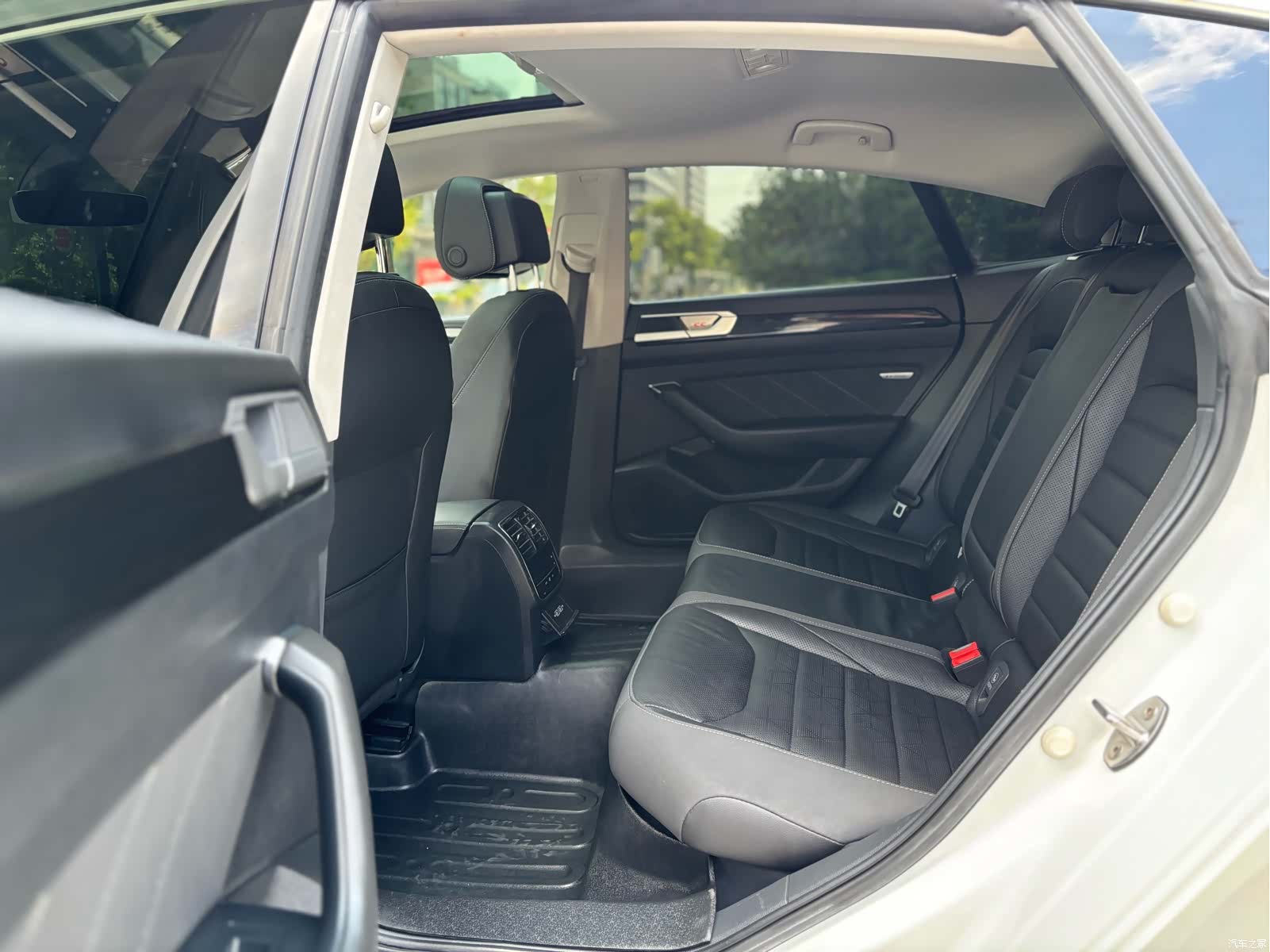 Volkswagen CC, 2021 9