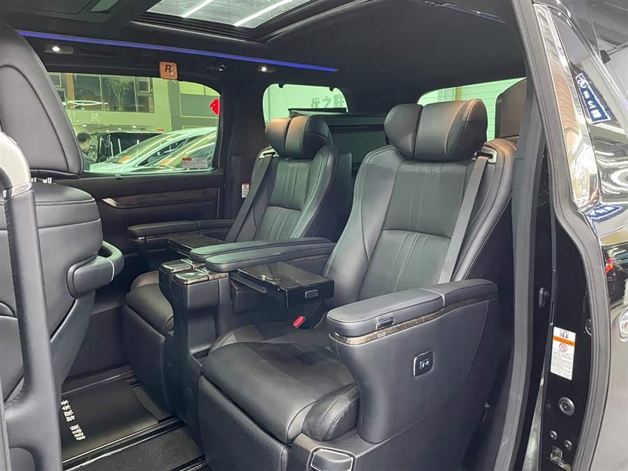Toyota Alphard 2019, фото 9
