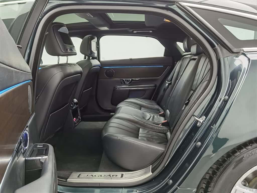 Jaguar XJ, 2014 15