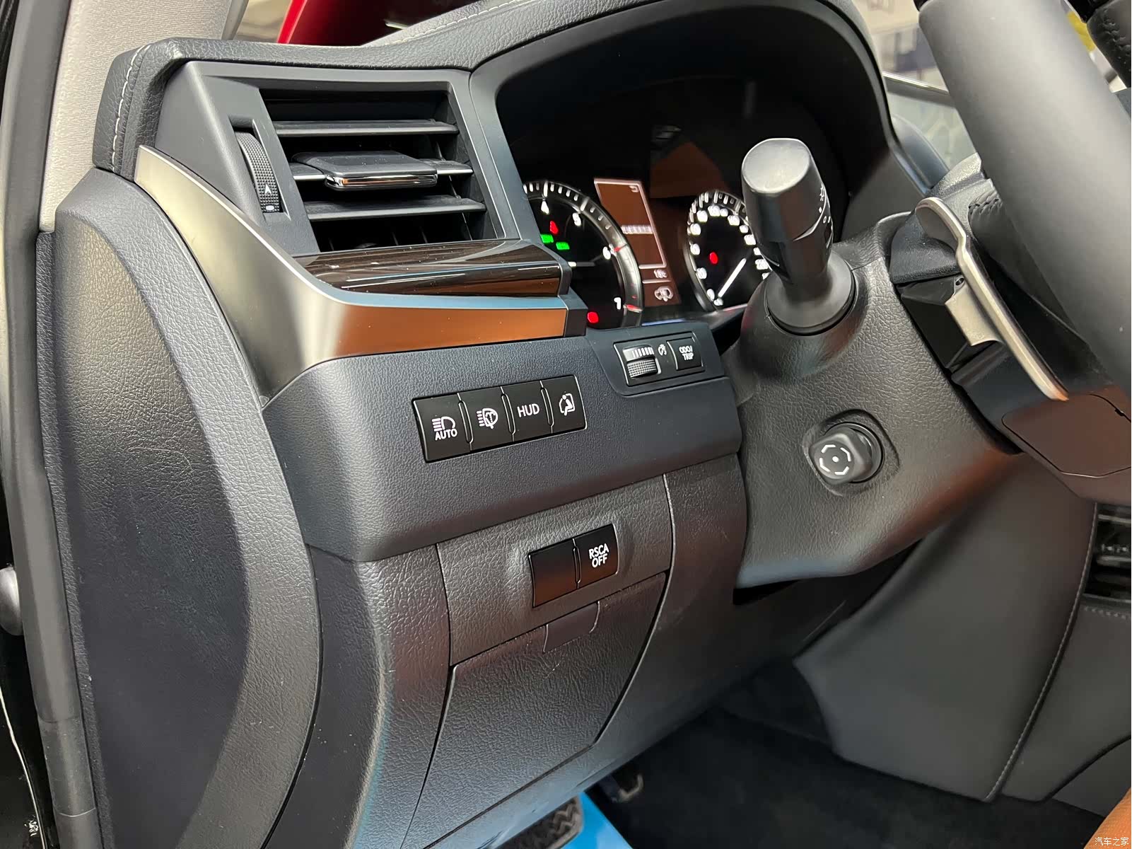 Lexus LX, 2017 16