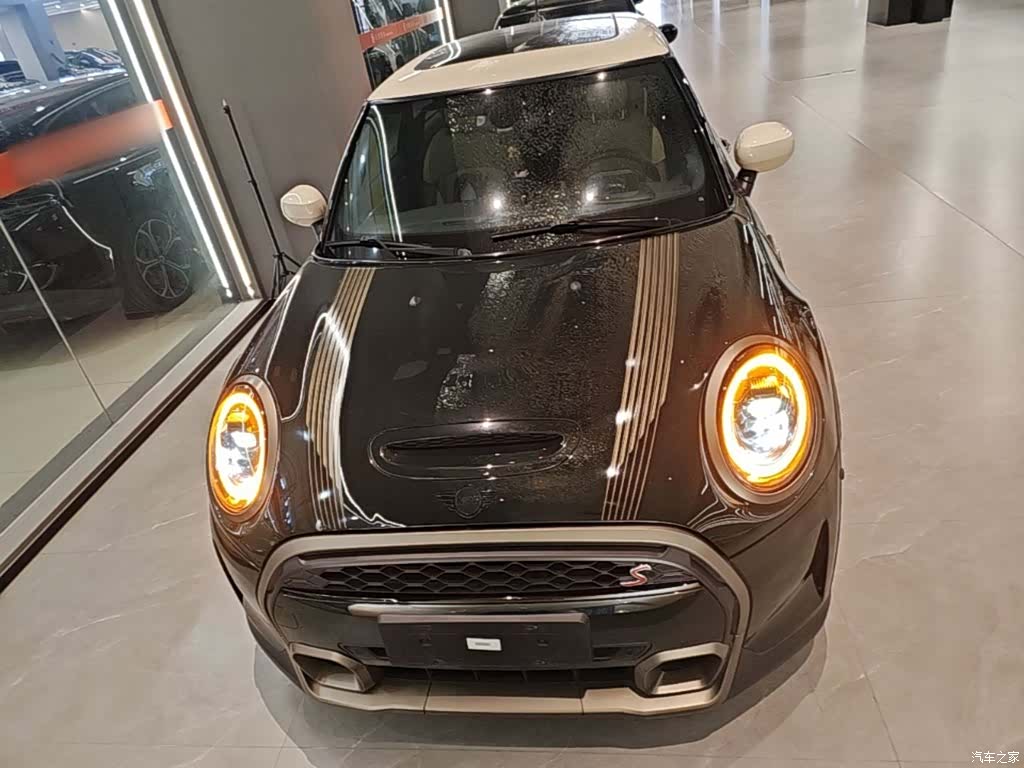 Mini Cooper, 2023 3