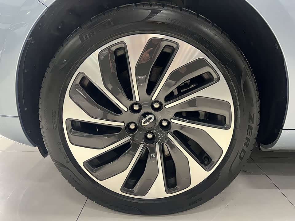 AITO Ask the world M5