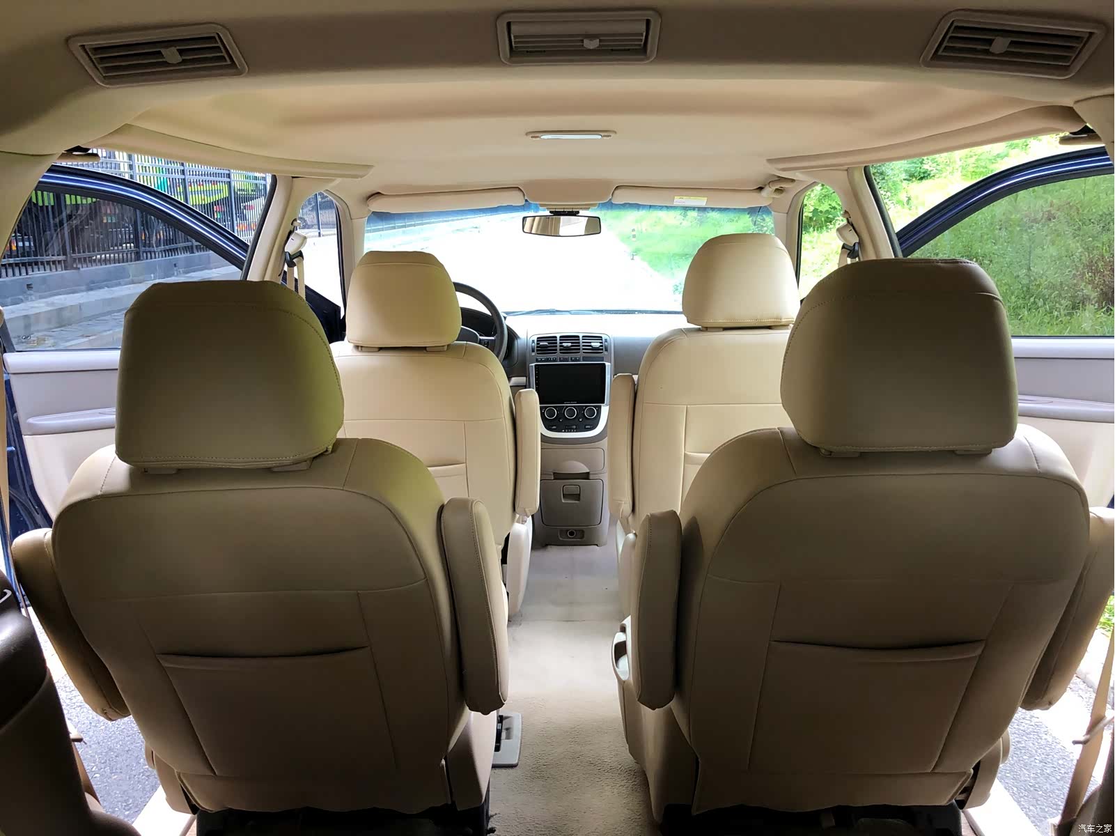 Buick GL8, 2015 10