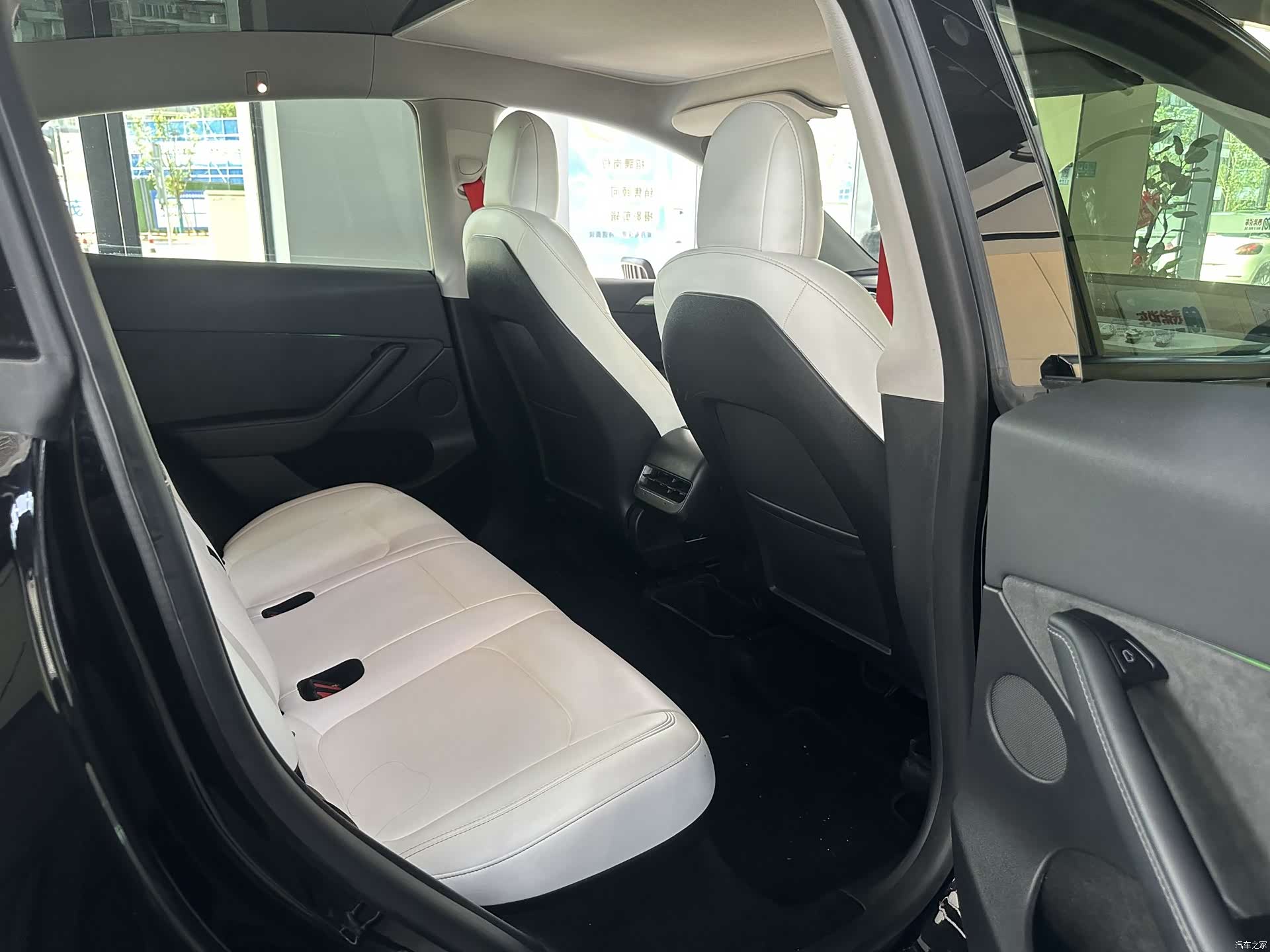 Tesla Model Y, 2022 12