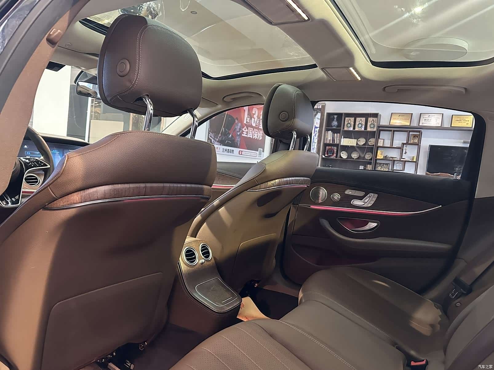 Mercedes-Benz E-Class, 2022 11