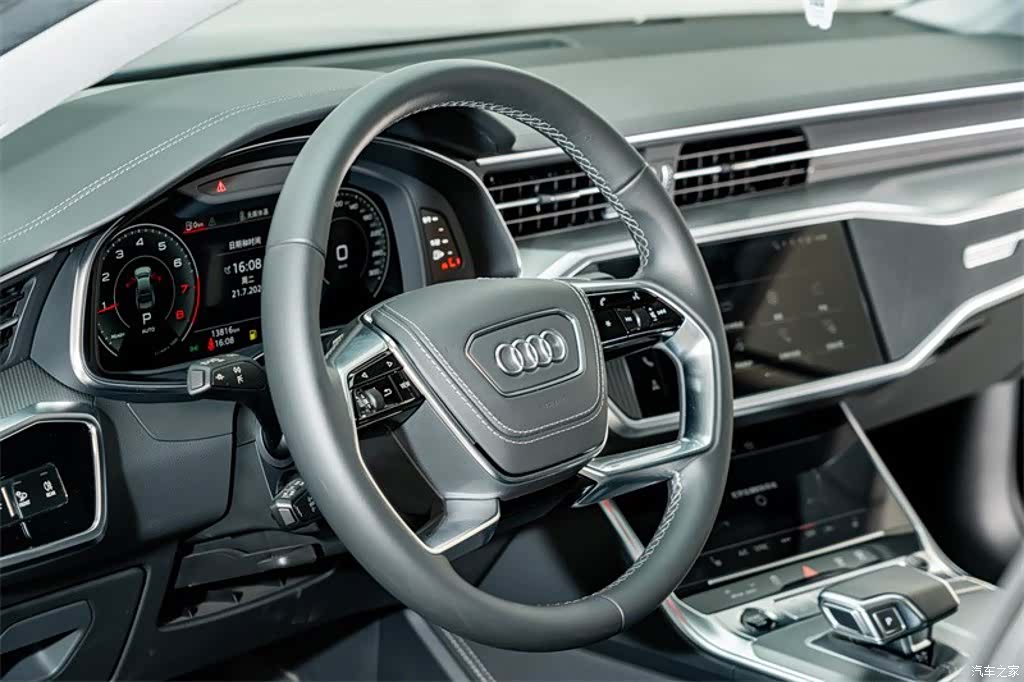 Audi A7L, 2025 11