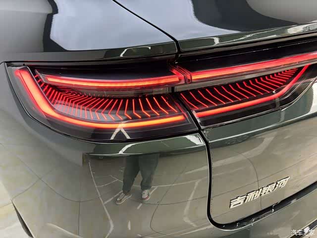 Geely 8, 2025 19