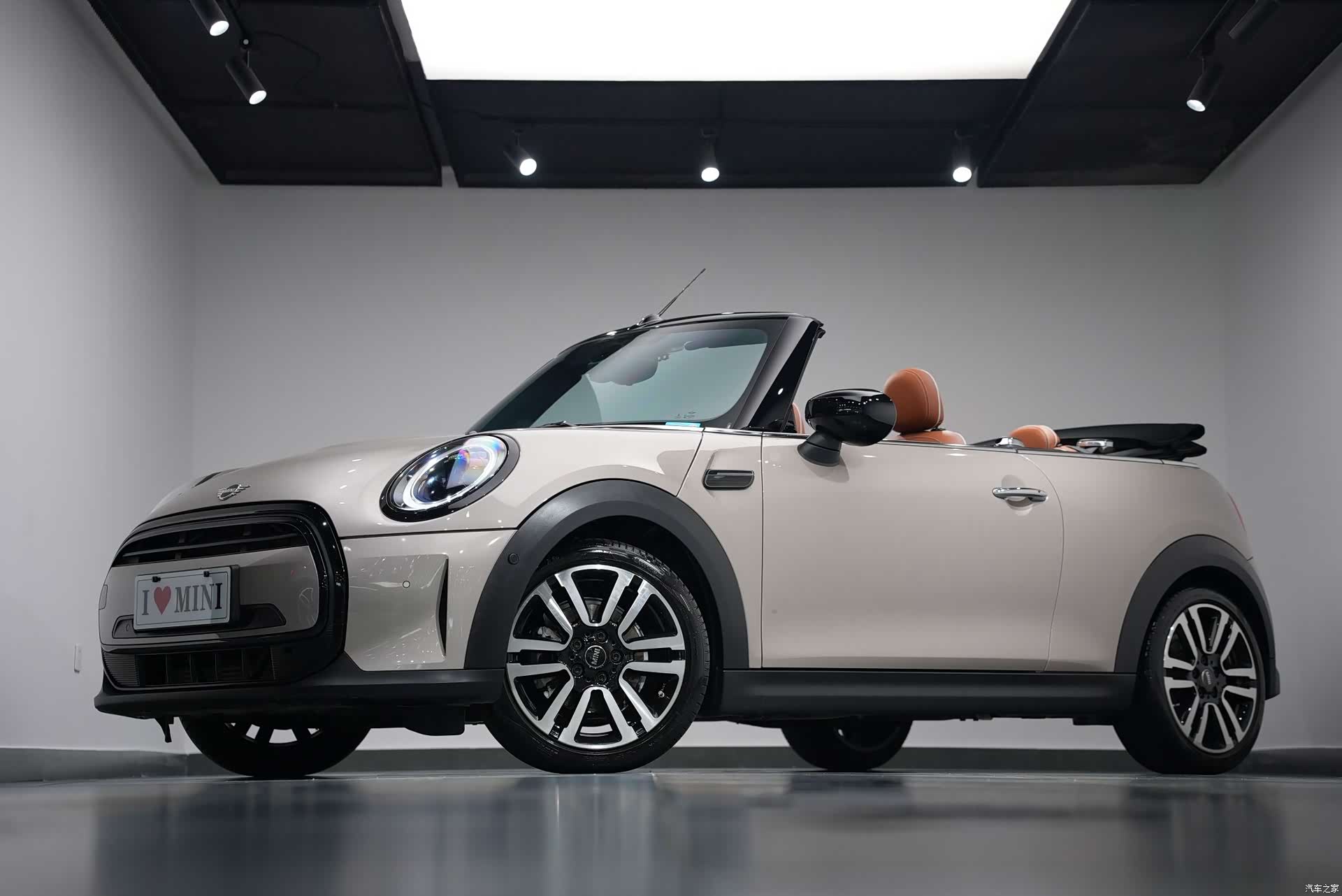 Mini Cooper, 2023 3