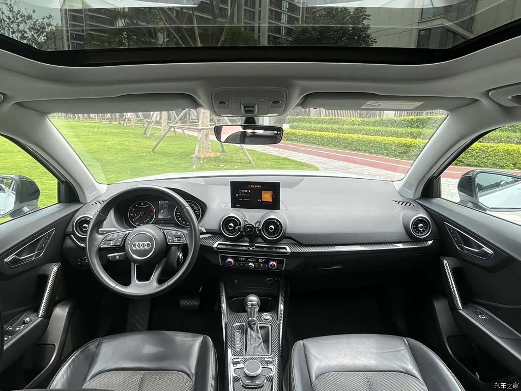 Audi Q2L, 2020 8