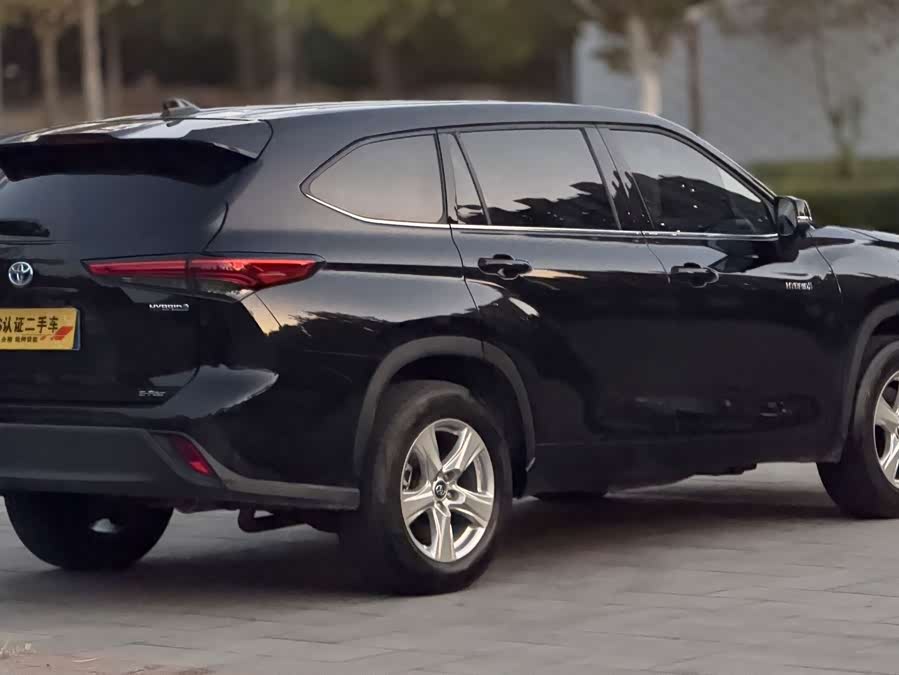 Toyota Highlander 2024, фото 6