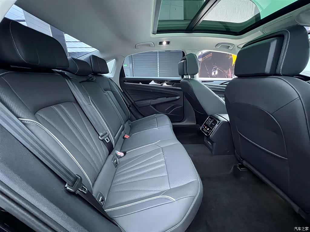 Volkswagen Passat, 2026 23