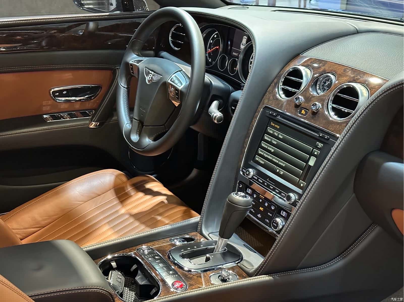 Bentley Flying Spur, 2019 12