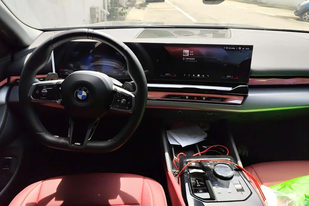 BMW 5 Series, 2026 12
