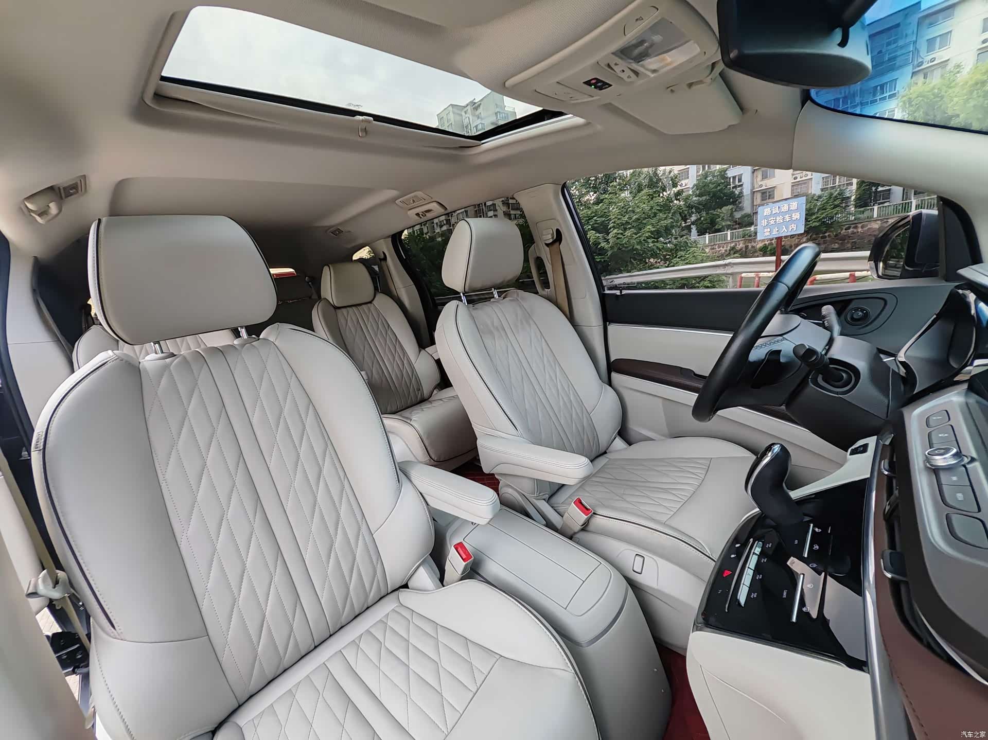Buick GL8, 2022 9