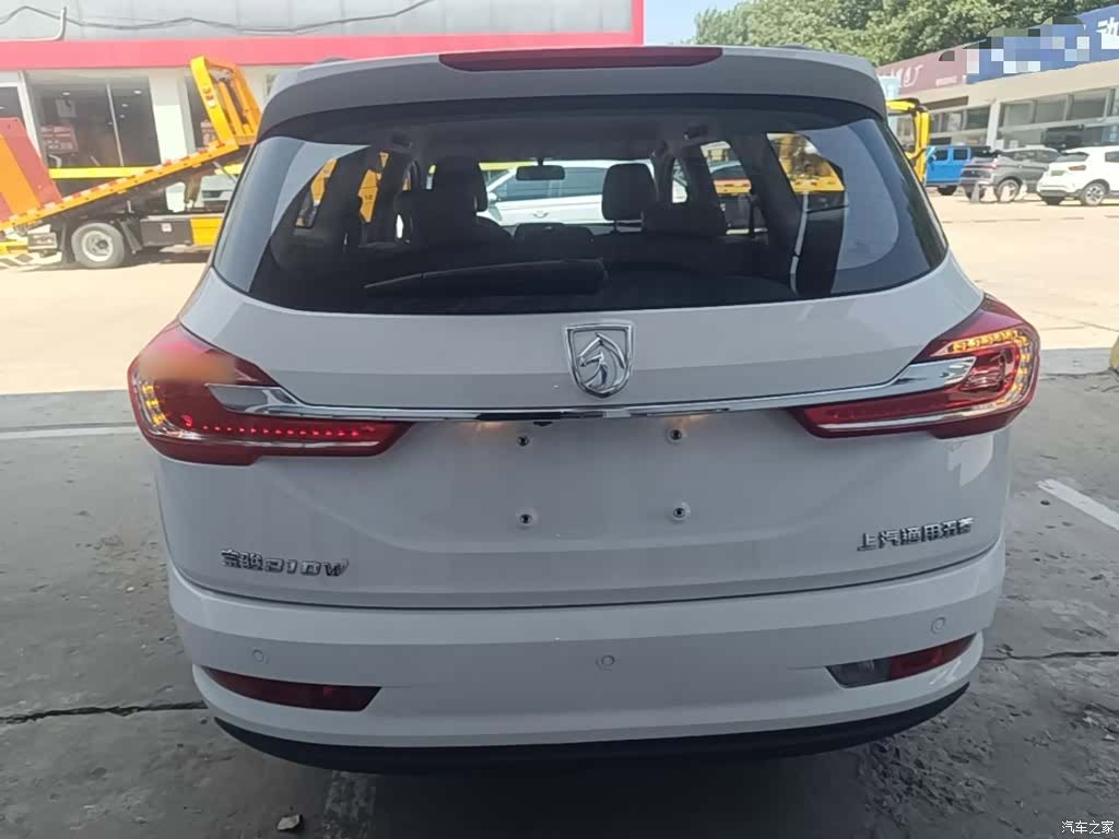 Wuling 310W, 2020 6