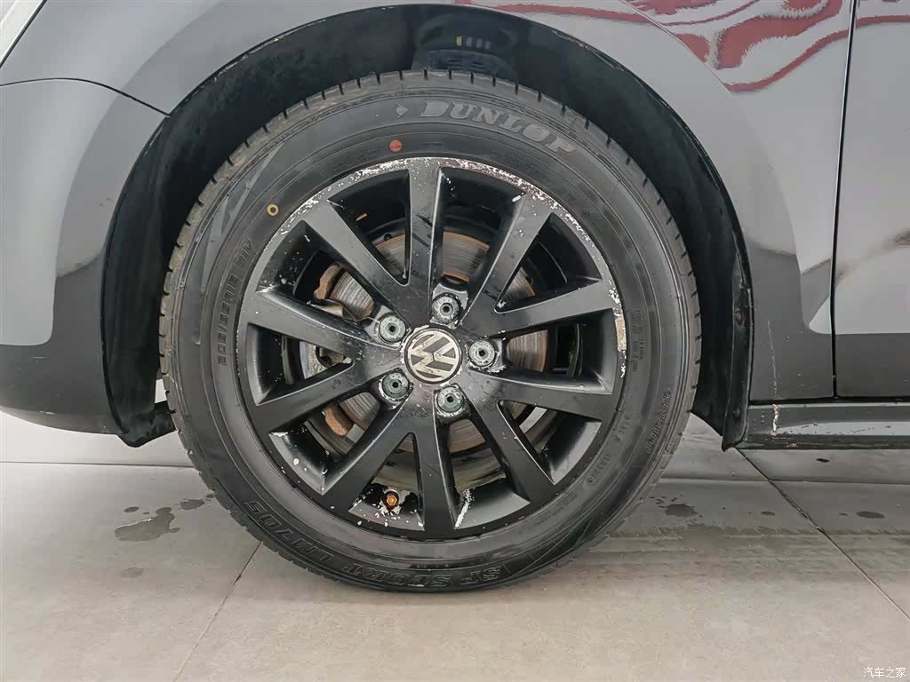 Volkswagen Sagitar, 2013 17