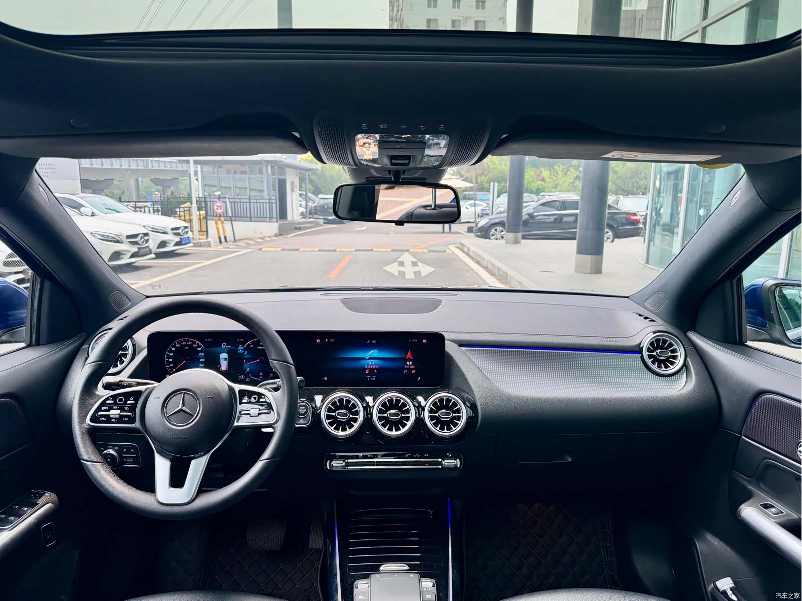 Mercedes-Benz GLA, 2023 все фото