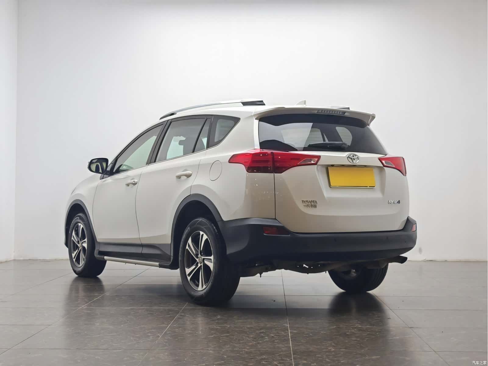 Toyota RAV4, 2016 4