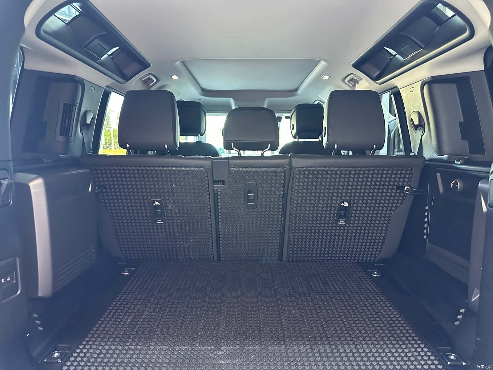 Land Rover Defender, 2022 19