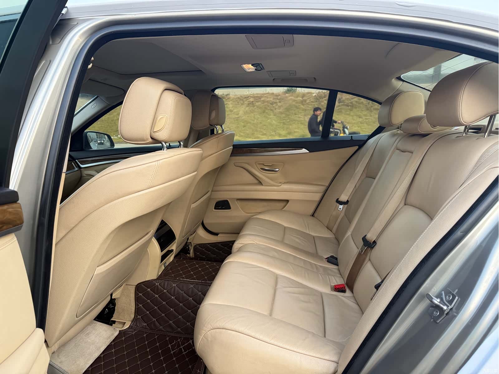BMW 5 Series, 2011 10
