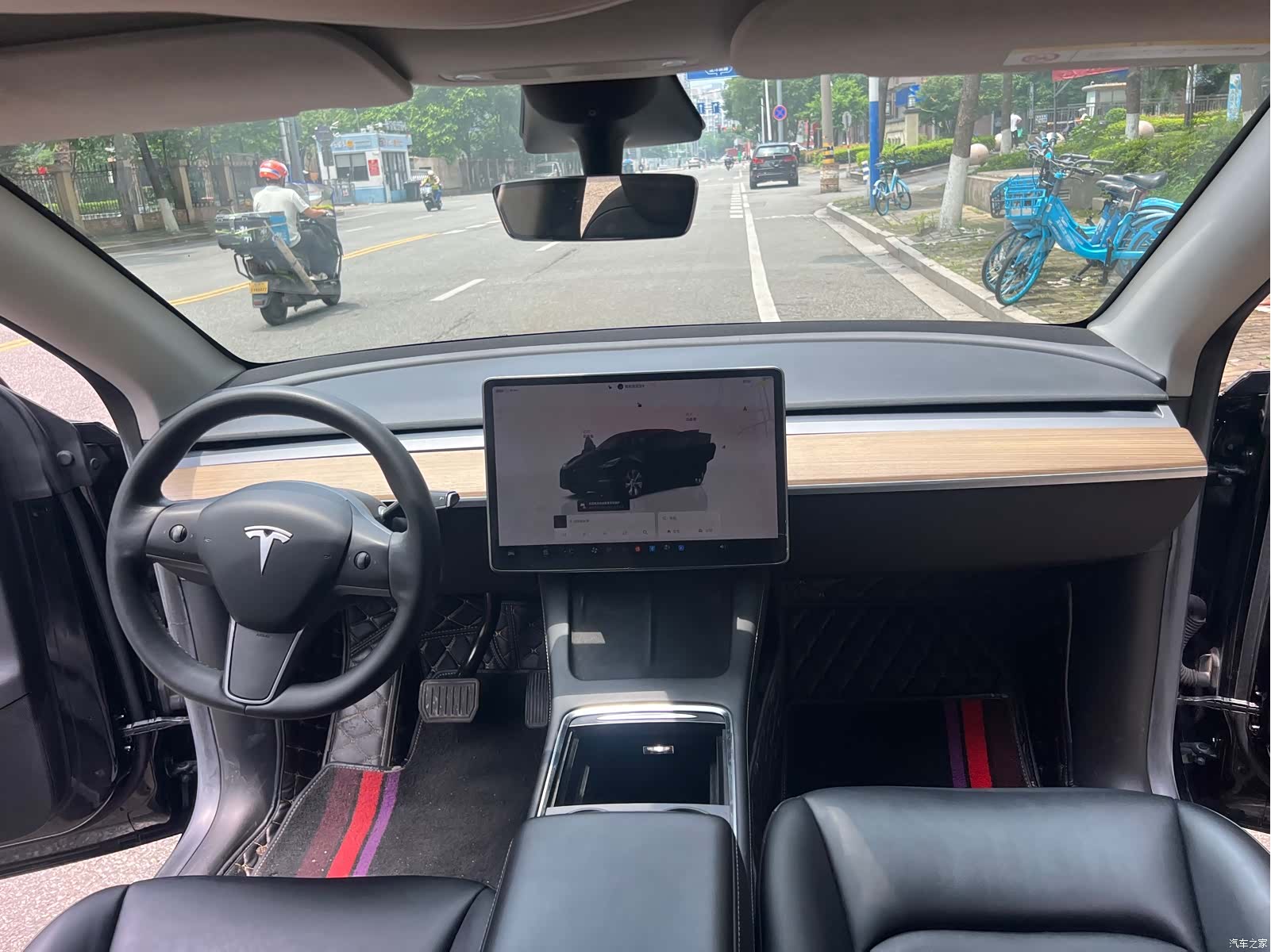 Tesla Model Y, 2022 21