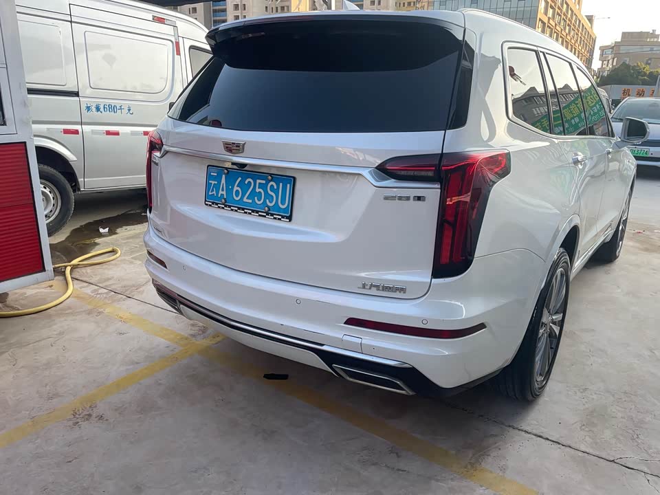 Cadillac XT6