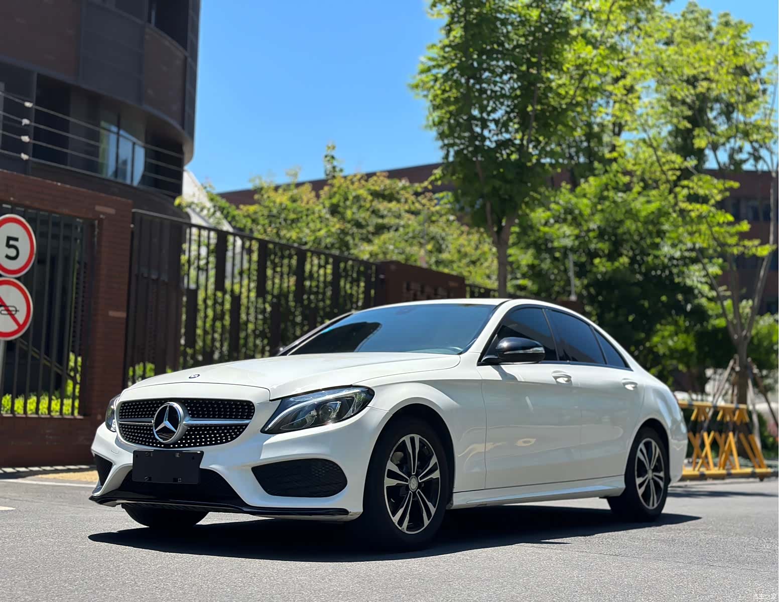 Mercedes-Benz C-Class, 2015 1