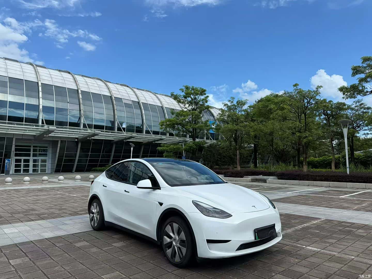 Tesla Model Y, 2023 3