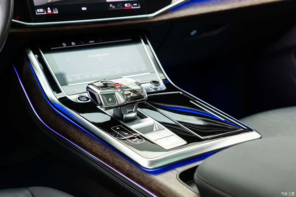 Audi Q7, 2023 14