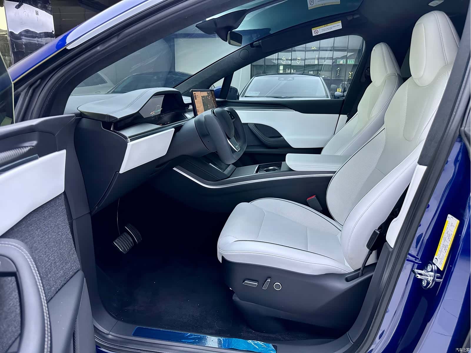 Tesla Model X, 2023 10