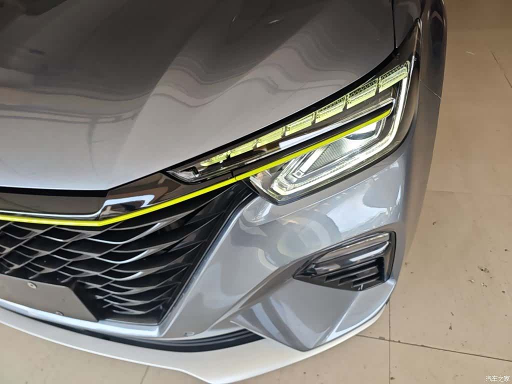 Roewe RX5, 2020 24