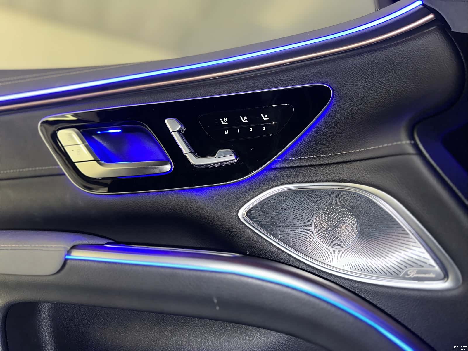 Mercedes-Benz EQS, 2023 35