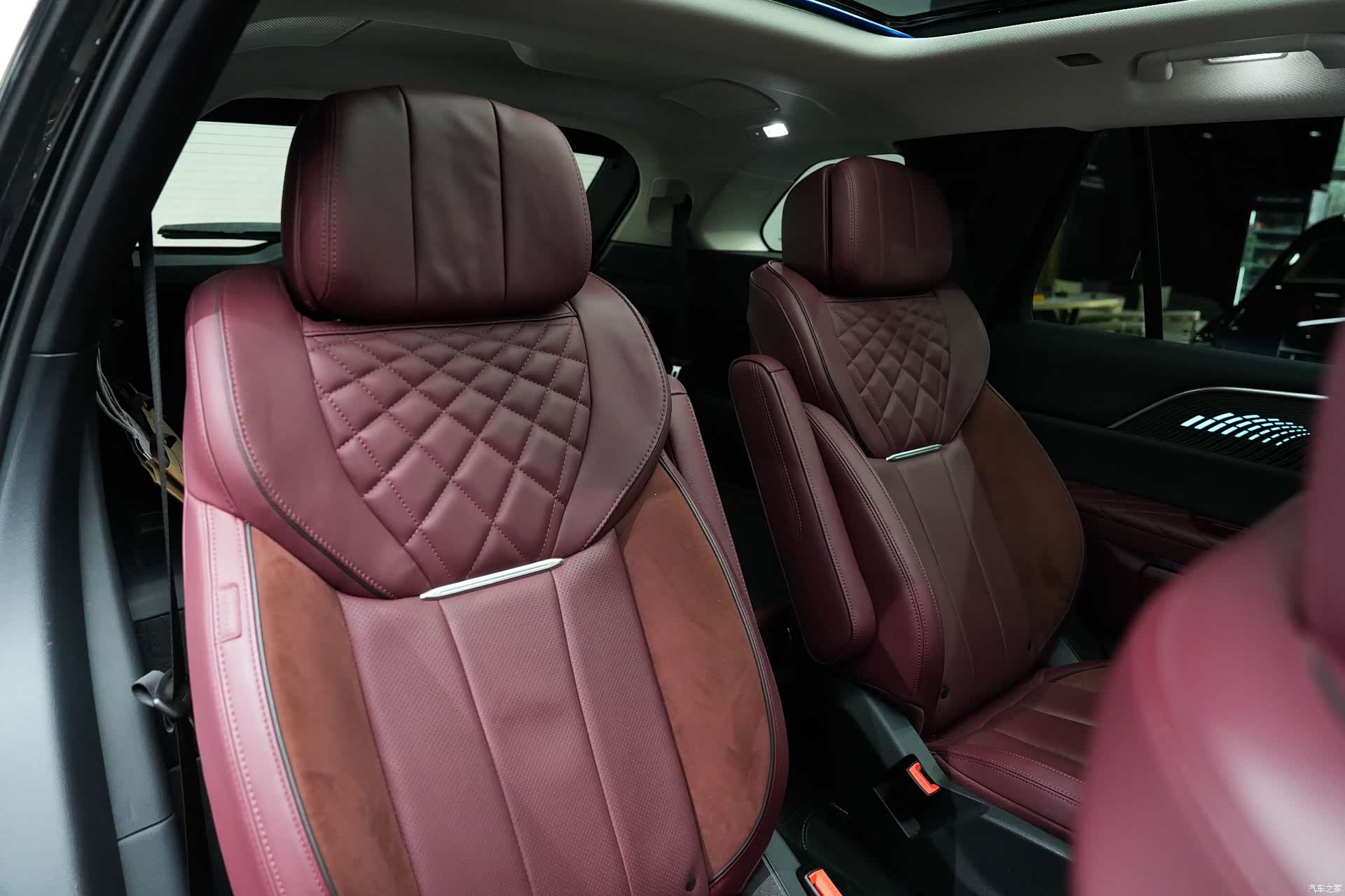 Hongqi E-HS9, 2022 34