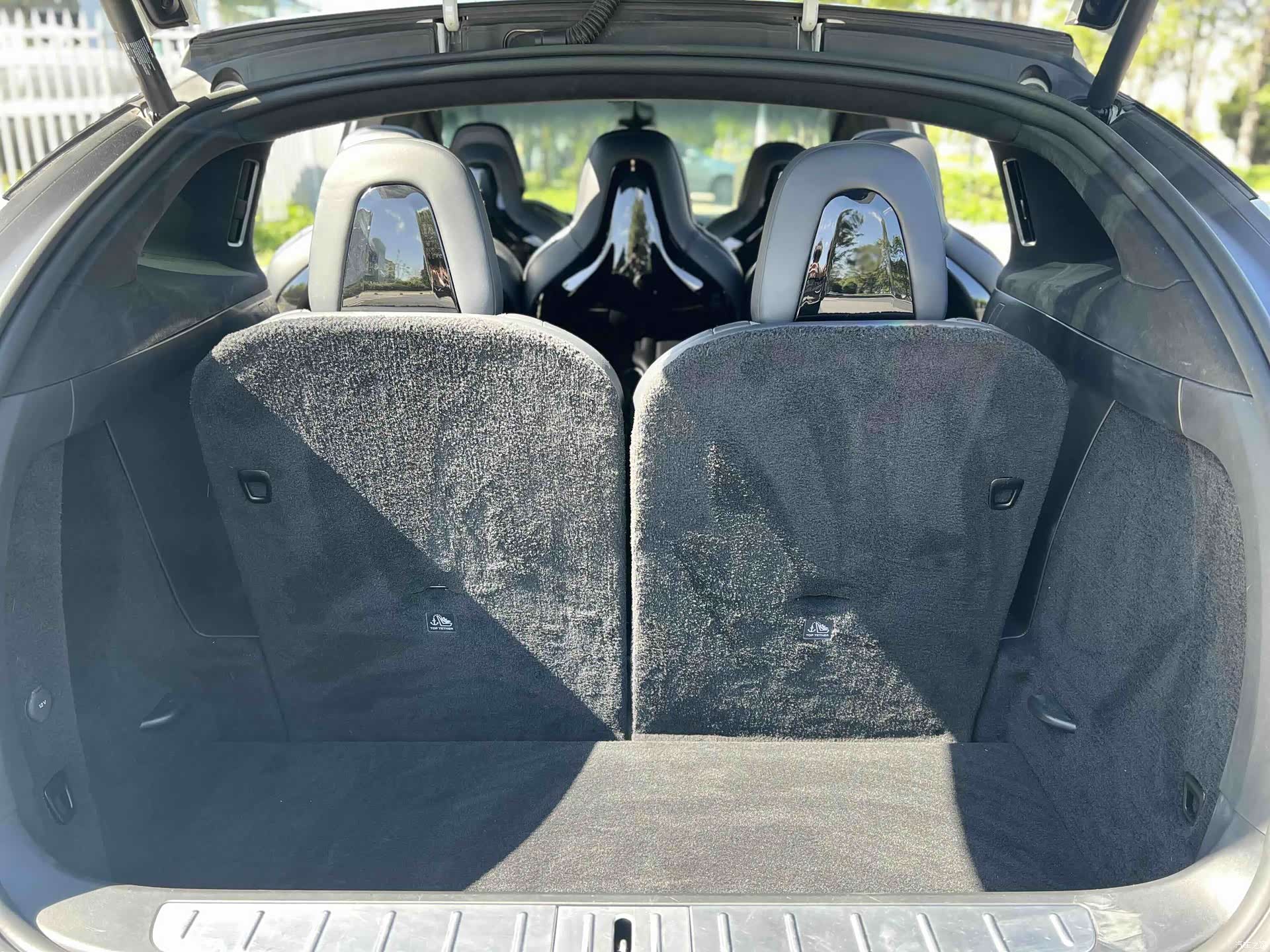 Tesla Model X, 2017 16