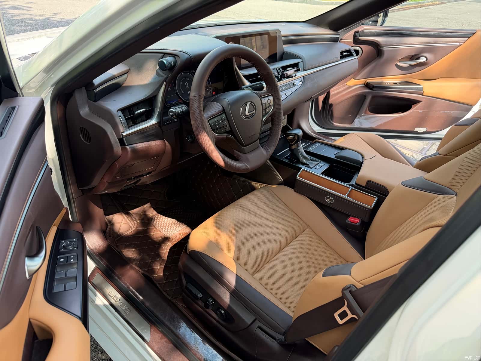 Lexus ES, 2020 10