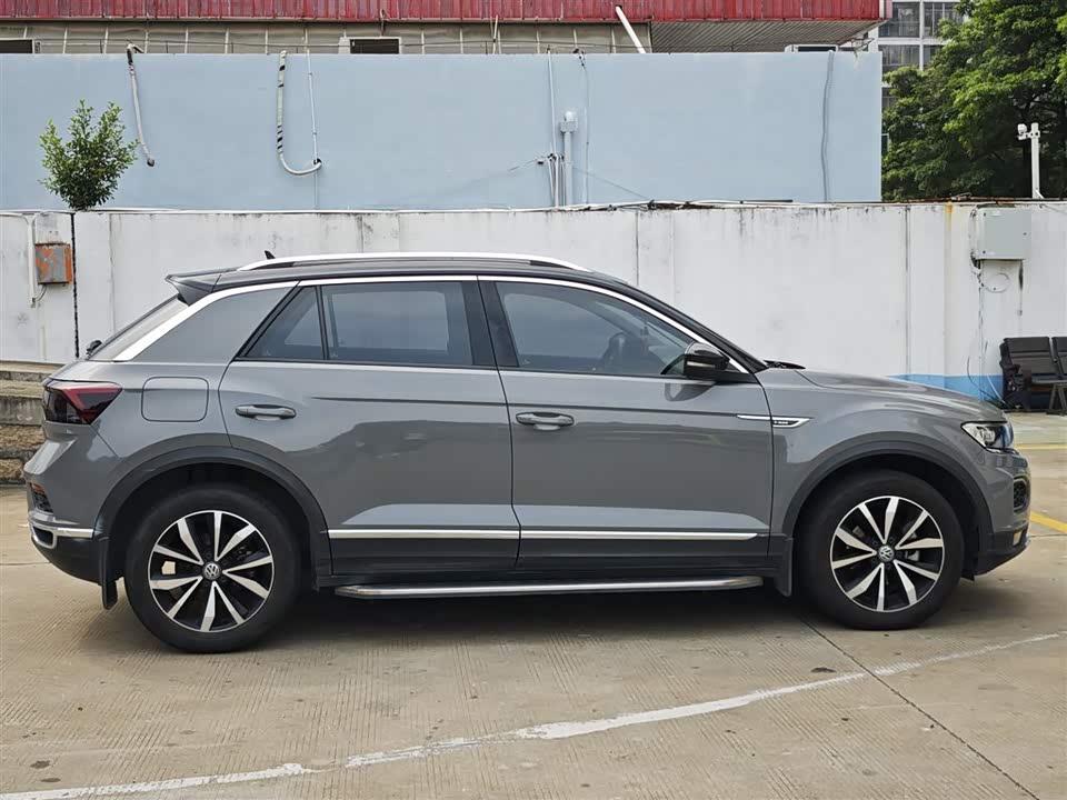 Volkswagen T-ROC exploring Songs