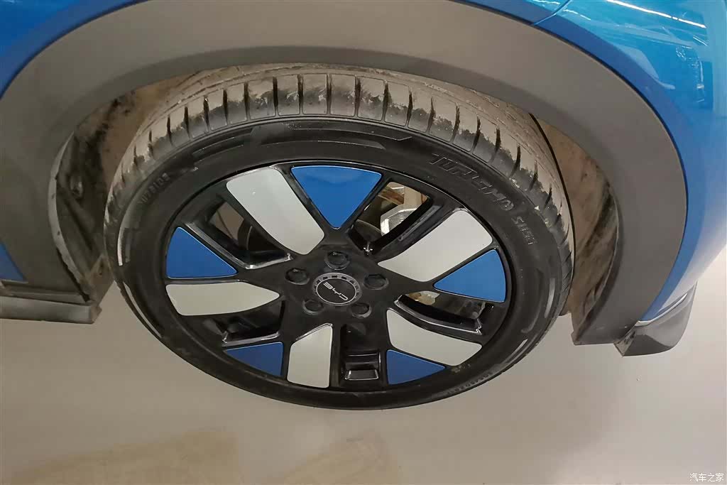 BYD Dolphin, 2022 6