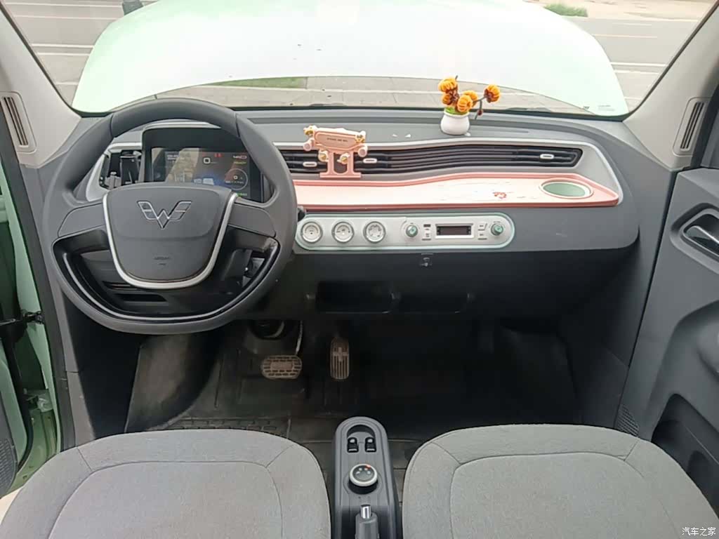 Wuling MINIEV, 2021 10