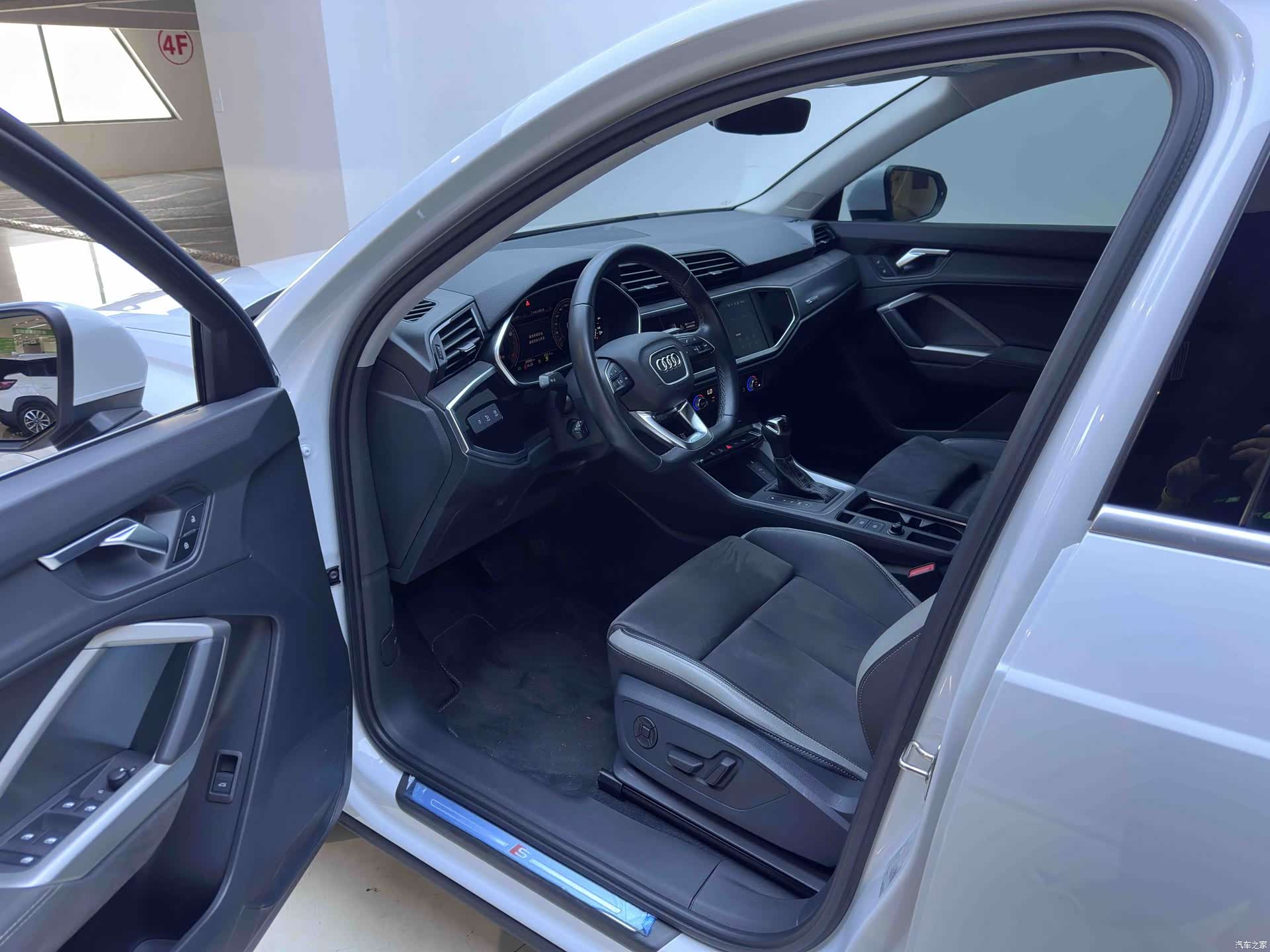 Audi Q3, 2023 9